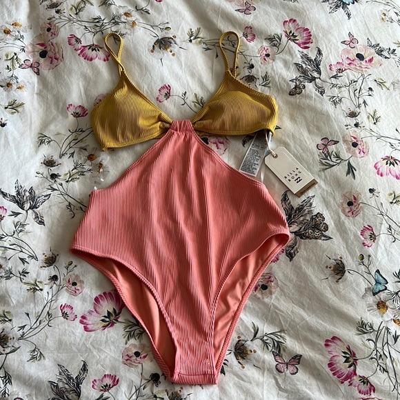 Billabong Yellow and Pink One Piece Swimsuit - Picture 1 of 3